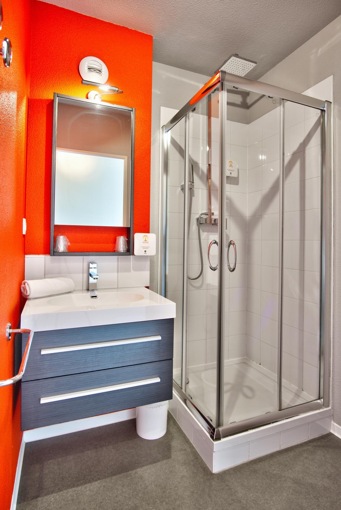Adonis Bayonne Hotel 3*